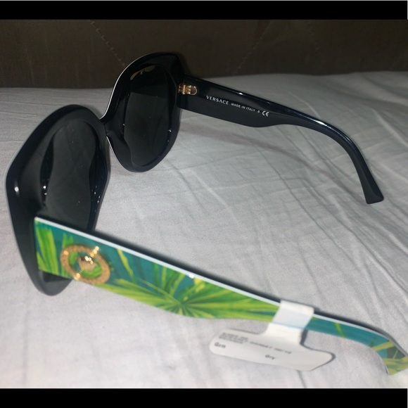 Versace sunglasses - Picture 6 of 6
